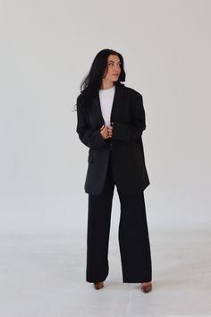 This oversized blazer features notch lapels, double button front closure, and a single welt breast pocket. Stylish and sophisticated, this black jacket will give you the perfect smart-casual look. 100% Polyester Oversized Double Button Front Closure Single West Breast Pocket Blazer Jacket Color: Black Oversized Suit Women Aesthetic, Oversized Business Outfit, Oversized Suit Jacket Outfit, Black Suit Jacket Outfits For Women, Oversized Suit Women, Outfit With Black Blazer, All Black Blazer Outfit, Oversized Blazer Outfit Work, Oversized Black Blazer Outfit