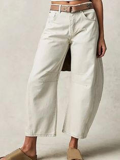 Oversized white baggy jeans - Wapas Suit Type, Look Boho Chic, Moda Denim, Mid Waist Jeans, Casual Chique, Cropped Pants Women, Jean Large, Comfortable Jeans, Denim Patterns