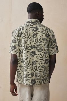 Bring summer vibes to your wardrobe with this hibiscus print shirt by BDG. Cut from a classic cotton featuring a spread collar, button-through placket, short sleeves and a boxy fit. Only at UO. Content + Care 100% Cotton Machine wash Imported Size + Fit Model is 184cm/6'0.5" and wearing size Medium Length: 70.5cm Use our size guide to check how this product fits | BDG Floral Short-Sleeved Shirt Top in Assorted, Men's at Urban Outfitters Hibiscus Print, Men's Shoes Accessories, Elevated Basics, Women Men Shoes, Floral Short, Print Shirt, Shirt Top, Medium Length, Hibiscus