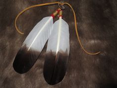 White Feather Meaning, Bald Eagle Feather, Native American Hair, Feather Hair Pieces, American Indian Crafts, Native American Moccasins, Native American Wedding, Hair Feathers