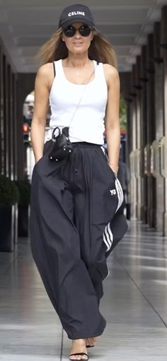 Spring 2024, Chic Style, Women's Fashion, Street Style, Adidas, Fashion Outfits, My Style, Quick Saves, Clothes