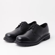 Derby  William - Josepht Shoe Artisan Shape Matching, Doc Marten Oxford, Derby Shoes, Casual Outfit, Round Shape, South Korea, Derby, Shoe Laces, Dress Shoes Men