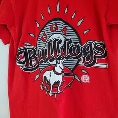 Vintage Georgia Bulldogs T-Shirt Size Med Tennessee River Gold Red Single Stitch Gold River, Tennessee River, Mens Apparel, Brands Outlet, Red Gold, Ncaa, Tennessee, Bulldog