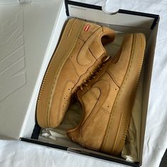 Men’s 9.5 Air Force 1 Low Supreme Flax-Gum Light Brown Light Brown Nike Sweatpants, Nike Air Force Brown, Brown Nike Shoes, Air Force Shoes, Nike Shoes Air Force, New Nike Air Force, Nike Brown, Nike Air Force Ones, Nike Air Force 1 Low