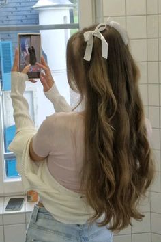 #coquette #coquettehairstyle #hair #girly #aesthetic #girlyaesthetic #pink Coquette Pfps, Girly Aesthetic, Dark Blonde Hair, Quick Hairstyles, Dark Blonde, Friend Photos, Girly Girl, Diy Hairstyles, Cut And Style