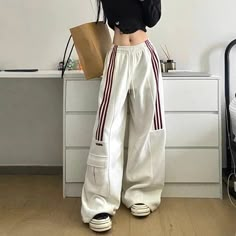 Spring Pants, Summer Outfits Y2k, 90s Y2k Fashion, Y2k Summer Outfits, Everyday Fashion Outfits, Y2k Aesthetic Outfits, Trendy Summer Outfits, Cargo Pants Women, Kpop Outfits