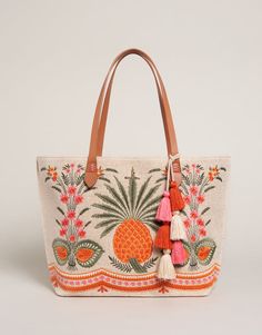 Fiesta Tote Alljoy Landing Pineapple Lowcountry Style, Pocket Embroidery, Spartina 449, Best Party, Boho Bags, Trending Handbag, Leather Accents, Beach Accessories, Beach Tote