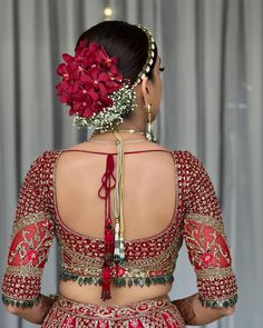 Hairstyles With Gajra, Lehenga Blouse Designs Back, Bridal Choli, Net Saree Blouse Designs, Bridal Blouse Design, Saree Jacket Designs