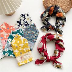 Add a pop of color to any outfit with these vibrant floral bandanas. Perfect for tying around your neck, wrist, or in your hair, these versatile accessories bring a fresh and playful touch to your look. With a variety of patterns and colors, they’re an easy way to express your style while staying on-trend. Ideal for both casual and chic ensembles. Floral pattern Soft touch material Cotton Size: length 55cm (21.6inch), width 55cm (21.6inch) Neckerchief Women, Cute Bandana, Girls Spring Fashion, College Girl Fashion, Head Scarfs, Fall Sweaters For Women, Crop Pullover, Scarf Square, Denim Hoodie