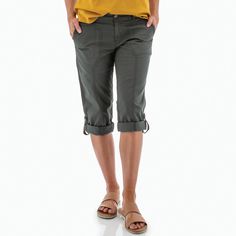 When you need flexibility for your warm-weather days, look no further than the Delmar Crop Pant which features a rollable inseam that can be secured with a tab. Start the cooler summer mornings with the pants unrolled, offering 24" of coverage. As the day warms, roll the Delmar up for a comfortable 17" inseam. Whichever length is right for you, you can be ensured breathability, stretch, fit, and comfort, from an optimal balance of organic cotton and spandex, all wrapped in a peached weave that p Casual Relaxed Fit Bottoms For Warm Weather, Casual Mid-rise Pants With Rolled Hem, Spring Utility Bottoms For Outdoor Activities, Utility Bottoms For Outdoor Activities In Spring, Utility Bottoms For Spring Outdoor Activities, Relaxed Fit Capri Length Casual Bottoms, Casual Relaxed Fit Capri Bottoms, Casual Mid-rise Capris With Elastic Waistband, Spring Outdoor Capri Length Bottoms