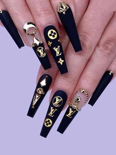 Lv Nails, Louis Vuitton Nails, Gucci Nails, Black Coffin Nails, Nail Tutorial, Baddie Nails, Nails Design With Rhinestones, Gold Nail, Cute Acrylic Nail Designs