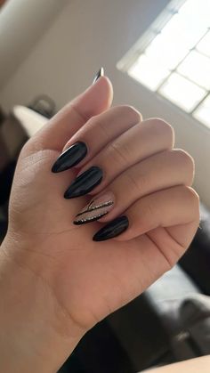 Diamond Nails Black, Black Nails Almond, Black Nail Designs, Diamond Nails, Nail Art Inspiration, Nude Nails