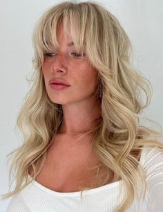 Blonde Hair With Fringe, Long Haircuts With Bangs, Blonde Lowlights, Blonde Bangs, Looks Pinterest, Bangs With Medium Hair, Blonde Hair Inspiration, Long Hair With Bangs