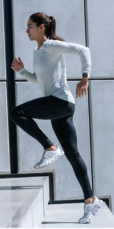 Look Legging, Fitness Inspiration Body, On Running, Athleisure Outfits, Womens Workout Outfits, Workout Outfit, Sporty Outfits, Running Clothes, 인물 사진