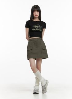 Product Detail Style : Street, Acubi Occasion : Back to school Detail : Cargo, Pockets Print : Solid Material : Cotton Length : Mini Fit : Normal fit Cotton100 Color : - Made in Korea Model Size Model is wearing size S/M and the color Dark green. Height : 5'5" | 166cm / Top : XS / Bottom : S (25 inch) .prddescription table, .prddescription td, .prddescription th { border : 1px solid black; border-collapse : collapse; padding: 10px; } Size(Inch) Size Waist Hip Hem Total Length S/M 26.0" 35.8" 20. Cargo Skirt Outfit Mini, Acubi Pants, Mini Cargo Skirt Outfit, Green Mini Skirt Outfit, Stylish Cargo Pants, Back To School Looks, Cargo Skirt Outfit, Low Rise Jeans Bootcut, Cargo Pants With Pockets