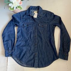 Really Cute Nwt Gap Size Xs Front Snap Close Two Snap Sleeve Close 100% Cotton Long Sleeve Shirt Jean Shirt, Maternity Tank Tops, Lace Sleeveless Top, Muscle T Shirts, Chambray Top, Cotton Long Sleeve Shirt, Vintage Fits, Knit Hoodie, Striped Tank Top