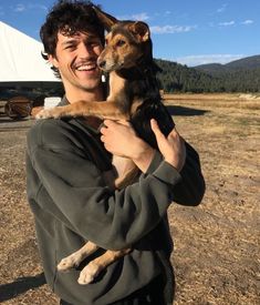 Australian Men Handsome Man, Man And Dog Aesthetic, Hot Australian Men, Australian Guy Aesthetic, Australian Men Aesthetic, Australian Boyfriend, Brunette Men, Australian Guys, Messy Hair Boy