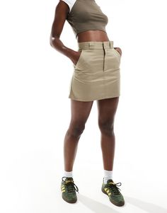 Skirts by Dickies Skirt season: pending High rise Belt loops Functional pockets Logo patch to reverse Regular fit Khaki Skirt Outfit, Dickies Skirt, Khaki Skirt Outfits, Skirts Style, Basic Streetwear, Formal Dresses Graduation, Work Skirt, Night Dresses, Khaki Skirt