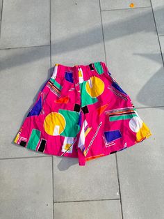 Vintage abstract colorful high waist shorts with elastic waist band by Palmetto's. Women's size Medium - Measures: 24"-32" waist, 5" inseam, 18" outseam and 15.5" front rise. Pockets on each side. Made in Costa Rica. Excellent condition. 100% cotton. See pictures for more details. Playful Multicolor High Waist Bottoms, Multicolor Summer Shorts With Elastic Waistband, Playful Multicolor Shorts With Elastic Waistband, Retro Shorts For Spring, Retro High-waisted Shorts For Summer, Retro High-waist Summer Shorts, Retro High Waist Summer Shorts, 90s Inspired High-waisted Shorts For Summer, Retro Summer Shorts