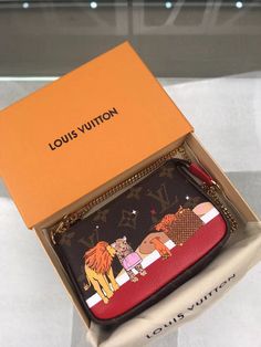 Size: 15.5cm*10.5cm*4.0cm It comes with Dust box, Care manual, Tag, and Paper bag. Zippered Tote, Cute Bag, New Handbags, Luxury Bags, Wellness Design, Wallets, Paper Bag, Clutch Bag, Louis Vuitton