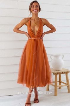 dark orange sexy plunging neck bridesmaid gown Cocktail Pattern, Mesh Bridesmaids Dress, Beach Bridesmaid Dresses, Tulle Midi Dress, Maxi Dress Outfit, Puff Dress, Sleeveless Outfit, Party Kleidung, Flowing Dresses