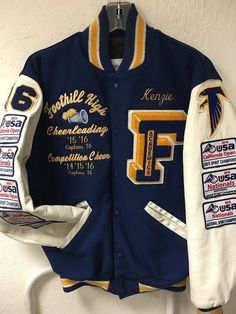 Cheer Varsity Jackets, Senior Jackets Design Ideas, Letterman Jacket Ideas, Jackets Fashion Design, Boys Fashion Dress, Pikachu Hoodie, Senior Jackets, Varsity Jacket Outfit, Vintage Varsity Jacket