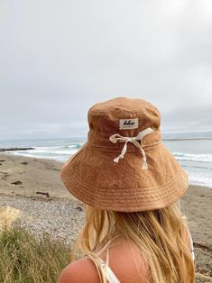 A wide brim sun hat for beach days and summer fun. This sun hat for women has a nice wide brim. A drawstring around the head keeps the hat fitting snug. Easy to bring along in your bag, folds up easy. Shop at Bluecorduroy.etsy.com Hat Woman Outfit, Cute Sun Hat, Women’s Hat, Sun Hat Aesthetic, Sun Hat Outfit, Hiking Hats, Custom Fitted Hats, Vacation Hat, Summer Hats Beach