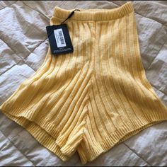 Pretty Little Things Shorts Gold Yellow, Little Things, Size 2, Womens Shorts, Outfit Inspo, Yellow, Closet, Women Shopping, Gold