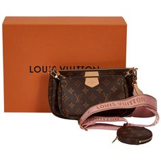 Vuitton hot season ticket multi pouches in coated monogram canvas and pink detail. Sold out worldwide . Composed of three detachable parts : cross body, pochette and round coin purse. Adjustable strap. Comes with dust cover and original box. Louis Vuitton Handbags 2017, Bum Bag Outfit, Louis Vuitton Box, Multi Pouch, Shoulder Bag Pink, Season Ticket, Novelty Bags, Luxury Purses, Lv Monogram