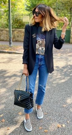 Graphic Tee Outfits, Blazer Outfit, Fashion Mistakes, Blazer Outfits, Looks Style, Black Blazer, Mode Inspiration, Work Fashion, Outfits Casuales