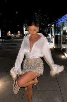 Elegantes Party Outfit, Fest Outfits, Silver Skirt, Vegas Outfit, Glam Outfit, Chique Outfits, Outfit Chic, Paris Mode