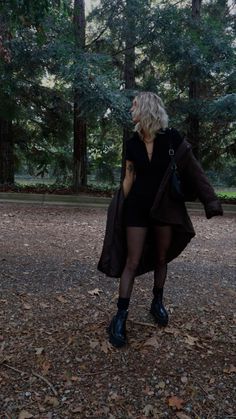 Fall fashion, fall outfit, all black outfit inspo, all black outfit, all black fall outfit, black fall outfit, black romper, brown puffer jacket, platform boots, black purse, style inspo, style look book, fall fashion inspo, instagram aesthetics, fall aesthetic, all black style, fall style, fall inspo, pose ideas, fall photo ideas All Black Outfit Fall, Black Outfit Fall, All Black Style, Fall Photo Ideas, Look Grunge, Dark Outfits, All Black Outfit, Dark Fashion, Edgy Outfits