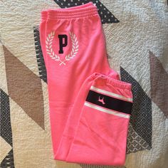 Nwot Pink Sweatpants Sporty Pink Loungewear Pants, Sporty Pink Lounge Pants, Sporty Pink Cotton Pants, Fitted Pink Sweatpants With Elastic Waistband, Pink Sweatpants, Pink Victoria Secret, M Pants, Secret Pants, Victoria Secret