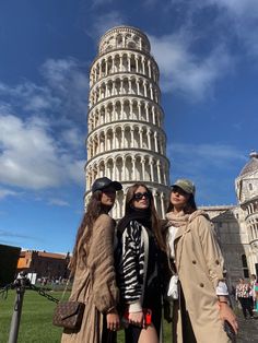 Grosetto Italy, Italy Poses, Rome Pictures, Pisa Tower, Italy Vibes, Italian Life, Italy Photography, Friend Poses, Travel Goals