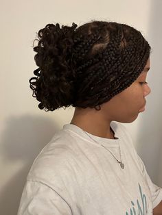 Short Boho Hairstyles, Claw Clip Braids, Short Knotless Braids With Curly Ends, Short Braids With Curls, Short Curly Braids, Hairstyles To Do With Braids, Short Braid Hairstyles, Claw Clip Hairstyle, Clip Hairstyle