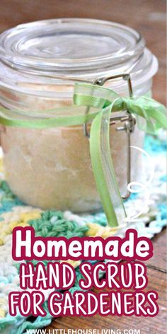 Keep your hands soft this winter with a homemade hand scrub designed for gardeners. This simple recipe gently exfoliates while moisturizing dry, rough skin, perfect for post-gardening care during colder months. Hand Scrub Recipe, Gardeners Hand Scrub, Body Butter Vs Lotion, Hand Scrub Homemade, Diy Kosmetik, Hand Scrub, Sugar Lip Scrub, Diy Scrub, Scrub Recipe