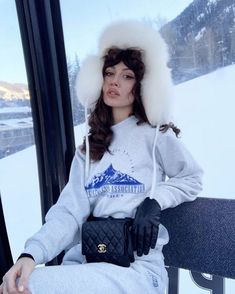 Skii Outfit, Nadia Lee Cohen, Russian Hat, Winter Princess, Instagram Queen, Snow Girl, Snow Outfit, Winter Aesthetic, Fur Fashion