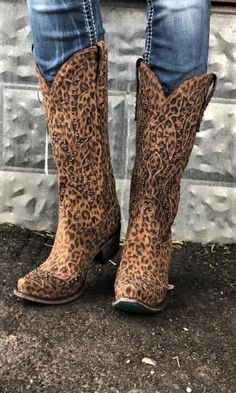 Lane Sagatoga Stud Boot~ Custome Cowgirl Kim Wild Cheetah Print Cheetah Print Cowgirl Boots, Animal Print Boots Outfit, Cool Cowboy Boots, Ladies Cowboy Boots, Cheetah Clothes, Cowboys Boots, Animal Print Boots, Lane Boots, Western Shoes