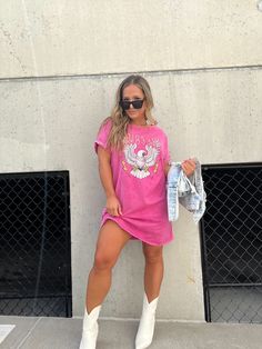 100% COTTON OVERSIZED T-SHIRT SHIFT DRESS MODEL IS WEARING SMALL COLOR: MAGENTA RUNS LARGE LENGTH 34" MODEL MEASUREMENTS: WEIGHT 150 LBS, 5’2”, SIZE 6, BUST 35”, WAIST 28”, HIPS 37”, BRA SIZE 34D Trendy Spring T-shirt Dress, Casual Graphic Print Tops For Daywear, Pink Relaxed Fit Mini Dress For Spring, Casual Daywear Tops With Graphic Print, Casual Tops With Graphic Print For Daywear, Summer Dresses With Graphic Print And Relaxed Fit, Knee-length Cotton T-shirt Dress For Summer, Oversized Casual Mini Dress For Spring, Cotton Graphic Print Dress For Daywear