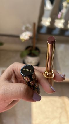 Haut Routine, Makeup Accesories, Fancy Makeup, Luxury Makeup, Makeup Items, Fashion Mistakes, Makeup Essentials, Pretty Makeup, Aesthetic Makeup