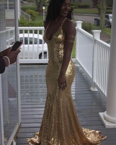 Sequin Mermaid Prom Dress, Prom Goals, Blush Prom Dress, Prom Dress With Train, Prom Couples, Gown Gold, Gold Prom Dresses, Prom Girl Dresses, Mermaid Prom Dress