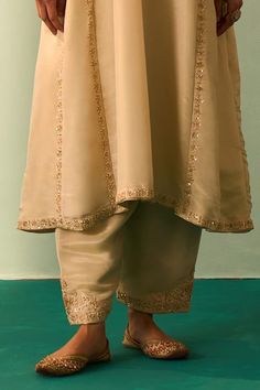 Buy Green Lining Crepe Embroidered Zardozi Round Choga Salwar Set For Women by Angad Singh Online at Aza Fashions. Peach Dupatta, Embroidered Salwar, Types Of Work, Set For Women, Aza Fashion, Sleeve Type, Wedding Bride, Floral Pattern, Types Of Sleeves