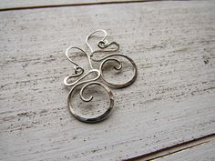 Sterling Silver Swirls Homemade Earrings, Sterling Silver Jewelry Earrings, Silver Jewelry Diy, Bead Diy, Swirl Earrings, Silver Jewelry Earrings, Earrings Inspiration, Classy Jewelry, Wire Wrapped Earrings