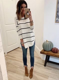 Jen Reed, Hairstylist Fashion, Mens Fall Outfits, Sweater Outfits Fall, Pinterest Closet, Casual Fall Outfits, Outfits Casual, Mom Outfits, Tunic Sweater