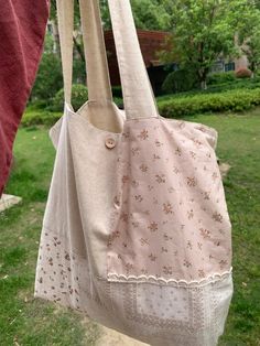 45329489985757 Patchwork Tote Bags, Tote Bags Sewing, Fashion Y2k, Handbags Fashion, Quilted Totes, Color Flower, Cute Tote Bags, Underarm Bag