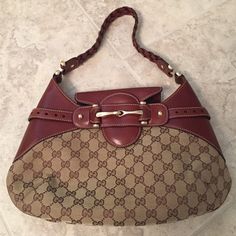 Authentic Gucci By Tom Ford Logo Bag! Brown Gg Pattern On Cloth With Brown Leather And Silver Accents! Simply Stunning! Gently Loved, In Excellent Condition! Slight Wear As Shown On Back Of Bag. This Bag Is A Statement Piece!! Braided Leather Shoulder Strap With A Leather Flap Closure And A Single Zip Inside Pocket On The Lined Interior. Dust Bag And Box Included. Dimensions: 14” Wide By 10” Tall (From Where The Leather Closes At The Buckle). Vintage Gucci Top Handle Bag, Luxury Retro Gucci Shoulder Bag, Brown Gucci Bag With Branded Hardware, Vintage Brown Gucci Bag, Tom Ford Gucci, Gucci Vintage Bag, Pre-owned Gucci Leather Bag, Gucci Bags, Tom Ford Bag