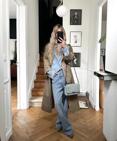 13+ Ways To Style A Denim Shirt | Le Chic Street Denim Jeans Outfit Casual, White Denim Jeans Outfit, Short Sleeve Denim Shirt, Casual Denim Shirt, Black Linen Pants, Blue Denim Shirt