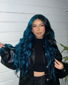 Dark Blue And Light Blue Hair, Blue Hair Dark Roots, Blue Halo Hair, Dark Blue Hair Color Ideas, Blue Hair Brunette, Blue Hair Underneath, Dark Blue Hair Color, Blue Hair Styles, Dark Teal Hair