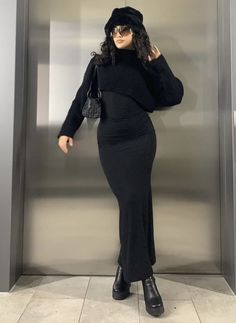 Black Fashion Outfits Baddie, Long Dress With Uggs, 90s All Black Outfit, Maxi Dress Baddie, Outfits With Long Black Skirts, Classy All Black Outfit, Gothic Chic Fashion, Dress With Sweater Over It, Fashion Killa Classy