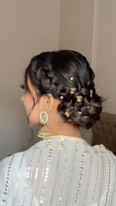 Muskan Manhas on Instagram: "Save alert 🚨 ‼️ Braided bun Hair tutorial 💕💕 Accessories @glamartbyvaani .hair spray @ab__creationn . #hairstyles #hairtutorial #haireducation #tutorial #hairoftheday #hairgoals #muskanmanhashairstylist #bunhairstyle #lowbun #updo #updohairstyles" Pakistani Updo Hairstyles, Hairstyles Buns Wedding, Hair Bun Style For Lehenga, Braided Bun For Wedding, Simple And Elegant Hairstyles Indian, Desi Updo Hairstyles, Hairstyles Braids For Wedding, Eid Hairstyles Long Hair Pakistani, Punjabi Party Hairstyles